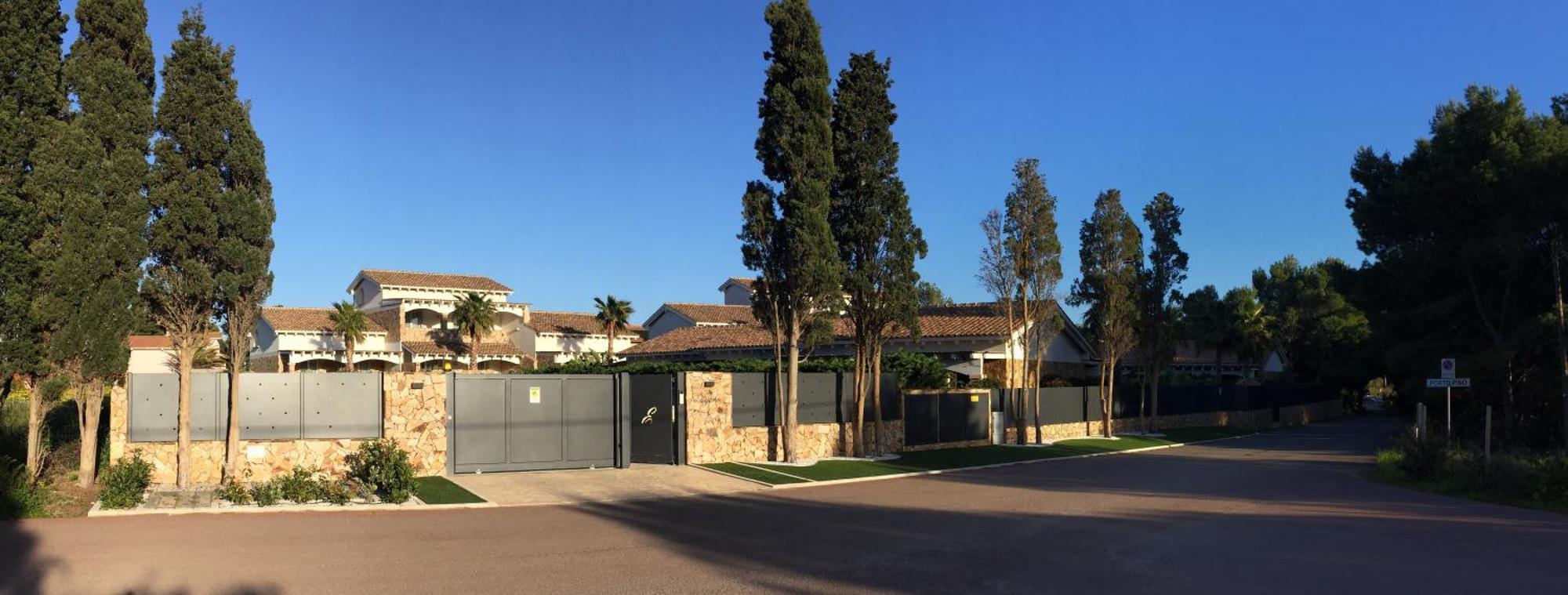 Residence Elegance Ville Ed Appartamenti A Porto Pino Exterior foto